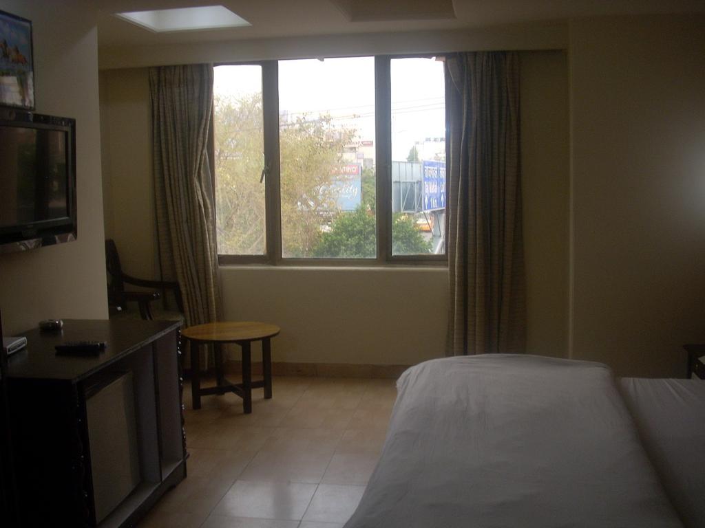 Hotel Ganga Ratan Agra  Rum bild