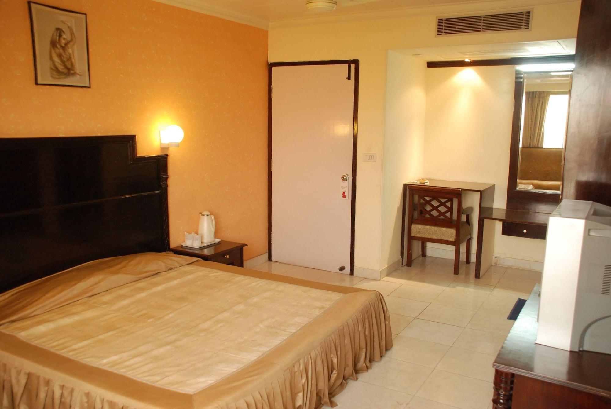 Hotel Ganga Ratan Agra  Exteriör bild