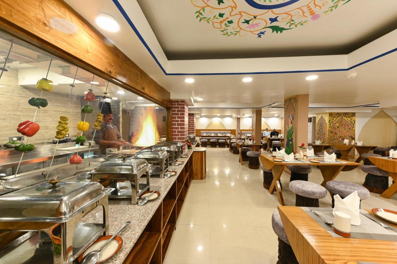 Hotel Ganga Ratan Agra  Exteriör bild