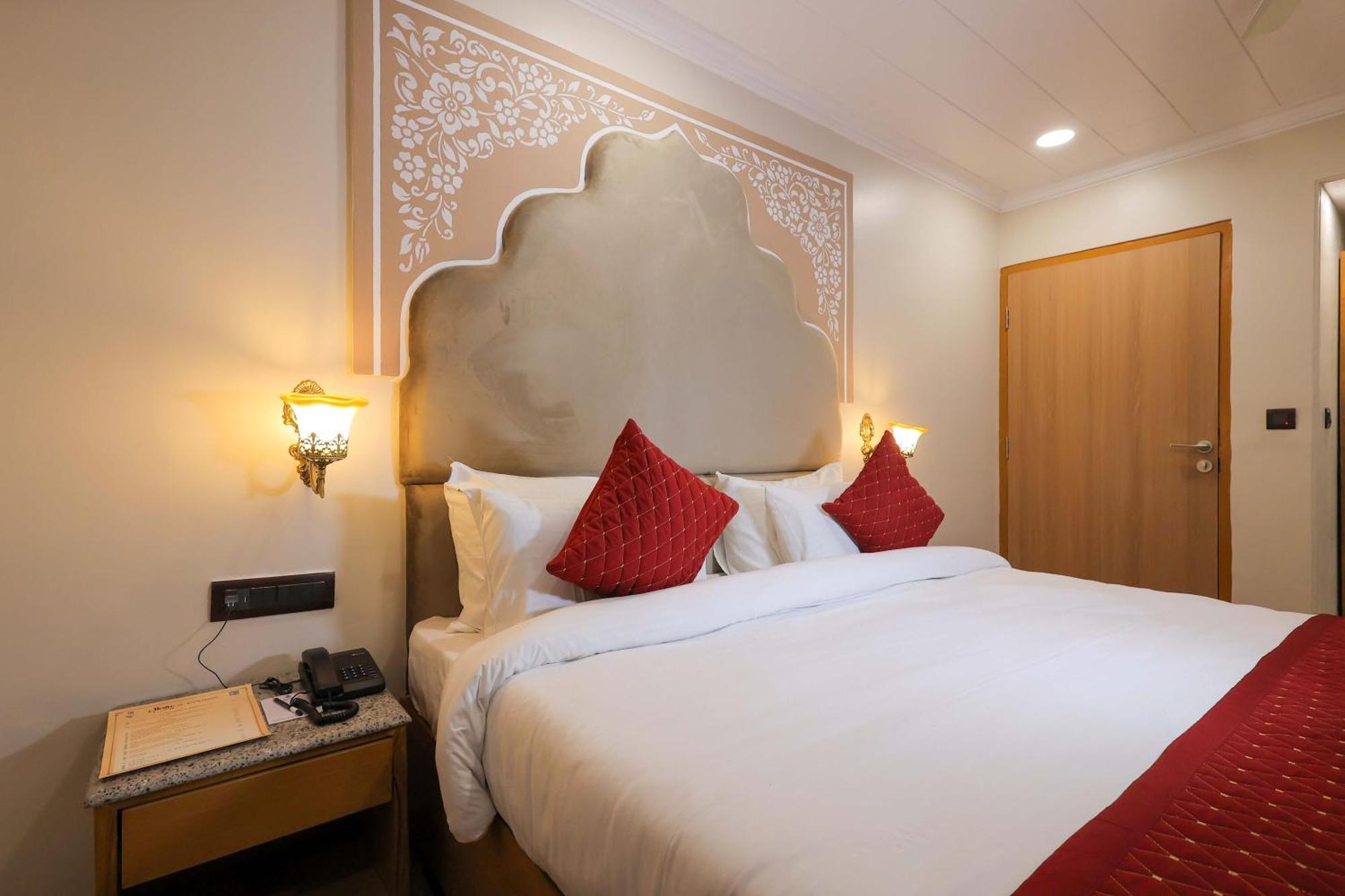 Hotel Ganga Ratan Agra  Exteriör bild
