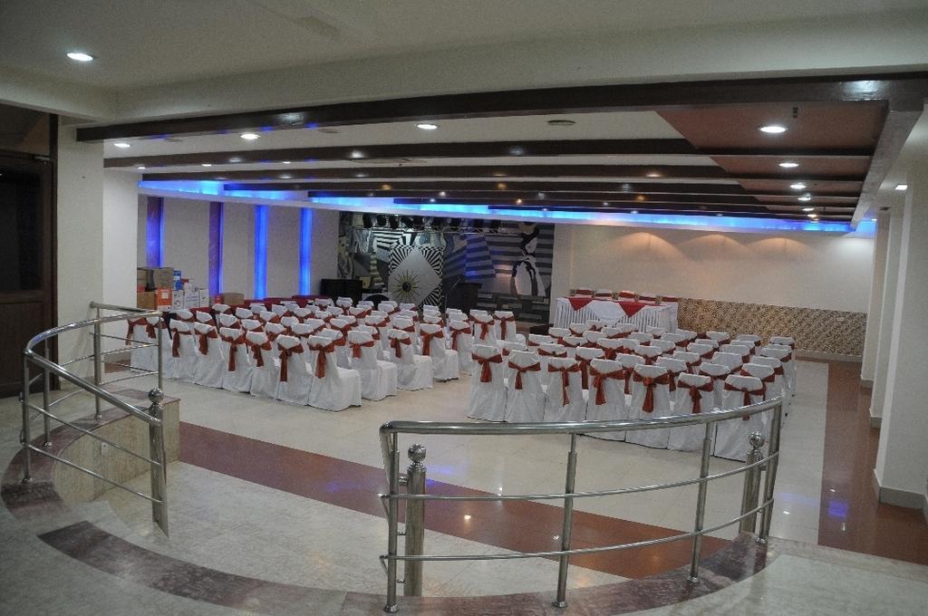 Hotel Ganga Ratan Agra  Exteriör bild