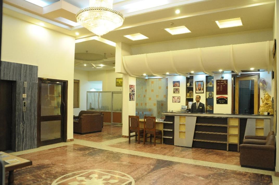 Hotel Ganga Ratan Agra  Exteriör bild