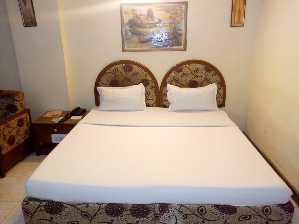 Hotel Ganga Ratan Agra  Exteriör bild